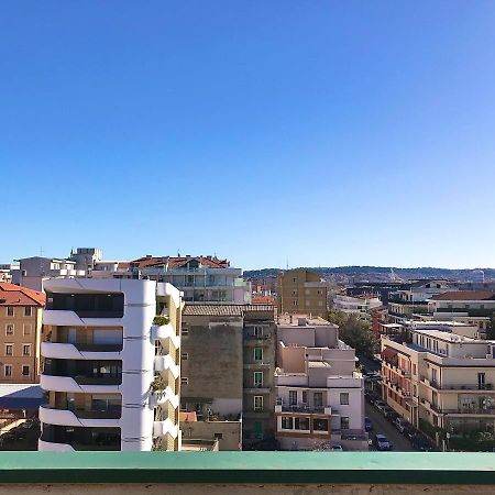 Апартаменты Skyescape Pescara Centro Экстерьер фото